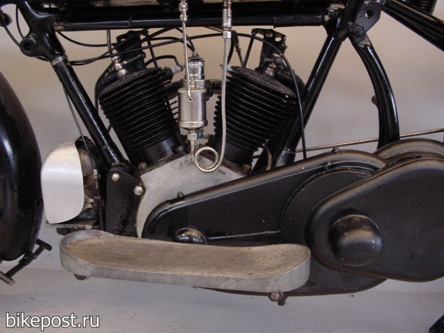 Старинный мотоцикл Martinsyde-Newman 1920