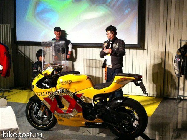 Желтый мотоцикл Ducati Desmosedici RR (254-ый)