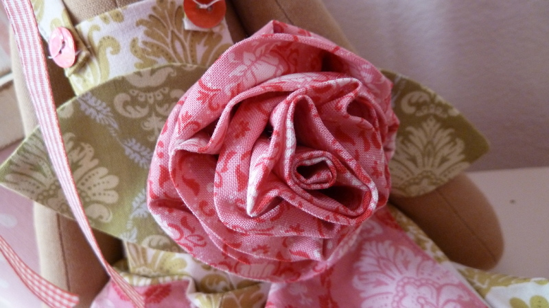 роза из ткани