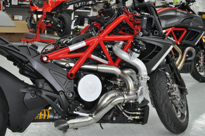 Мотоцикл Ducati Diavel Turbo