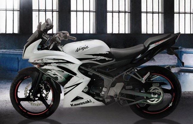Двухтактный мотоцикл Kawasaki Ninja 150RR 2012
