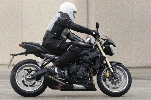 Фотографии прототипа мотоцикла Triumph Street Triple 2013