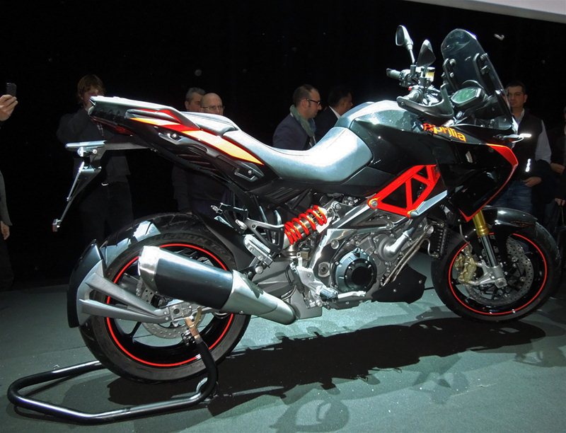 Фотографии прототипа мотоцикла Aprilia Caponord 1200