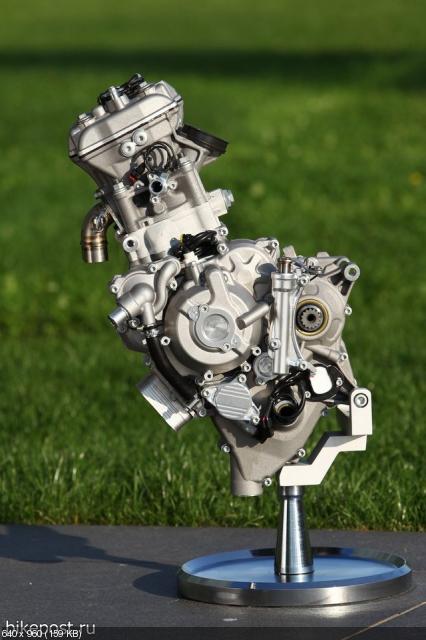 Компания KTM представила новый двигатель и прототип Moto3